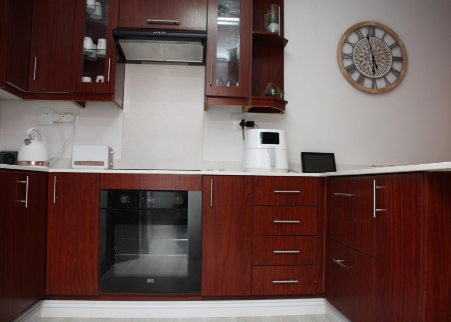 5 Bedroom Property for Sale in Langenhovenpark Free State